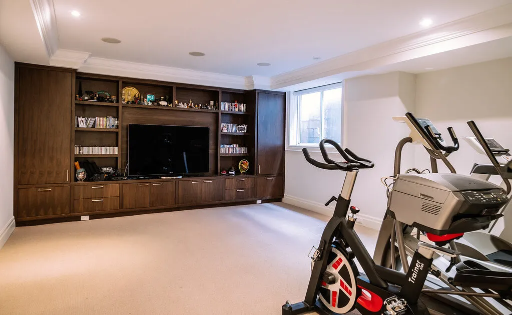 Wall-to-wall carpet installation